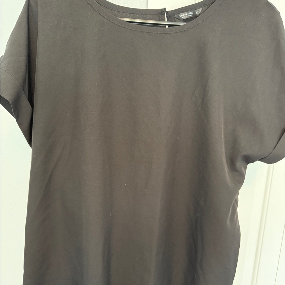 SHEIN Black Short Sleeve Tee